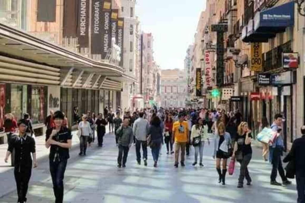 Picasso Callao Wifi Free - Temporada Rental Workers & Stud Madrid Luaran gambar